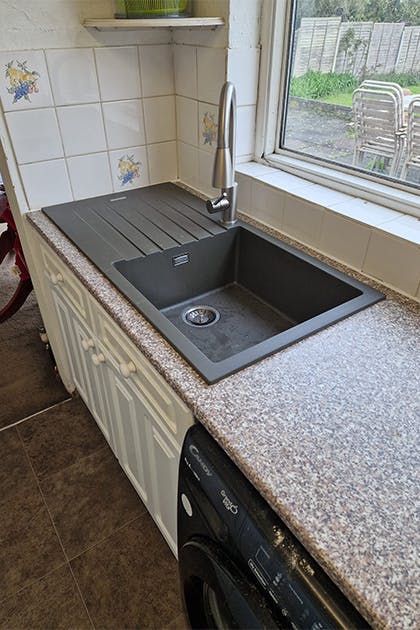 Kitchen sink fitted